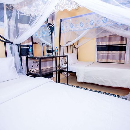 Kays Lodge Dar es Salaam Exteriör bild