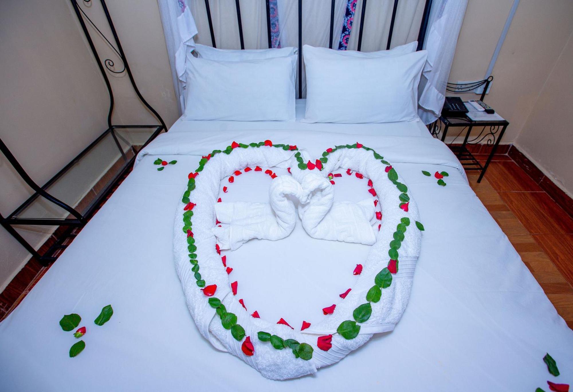 Kays Lodge Dar es Salaam Exteriör bild