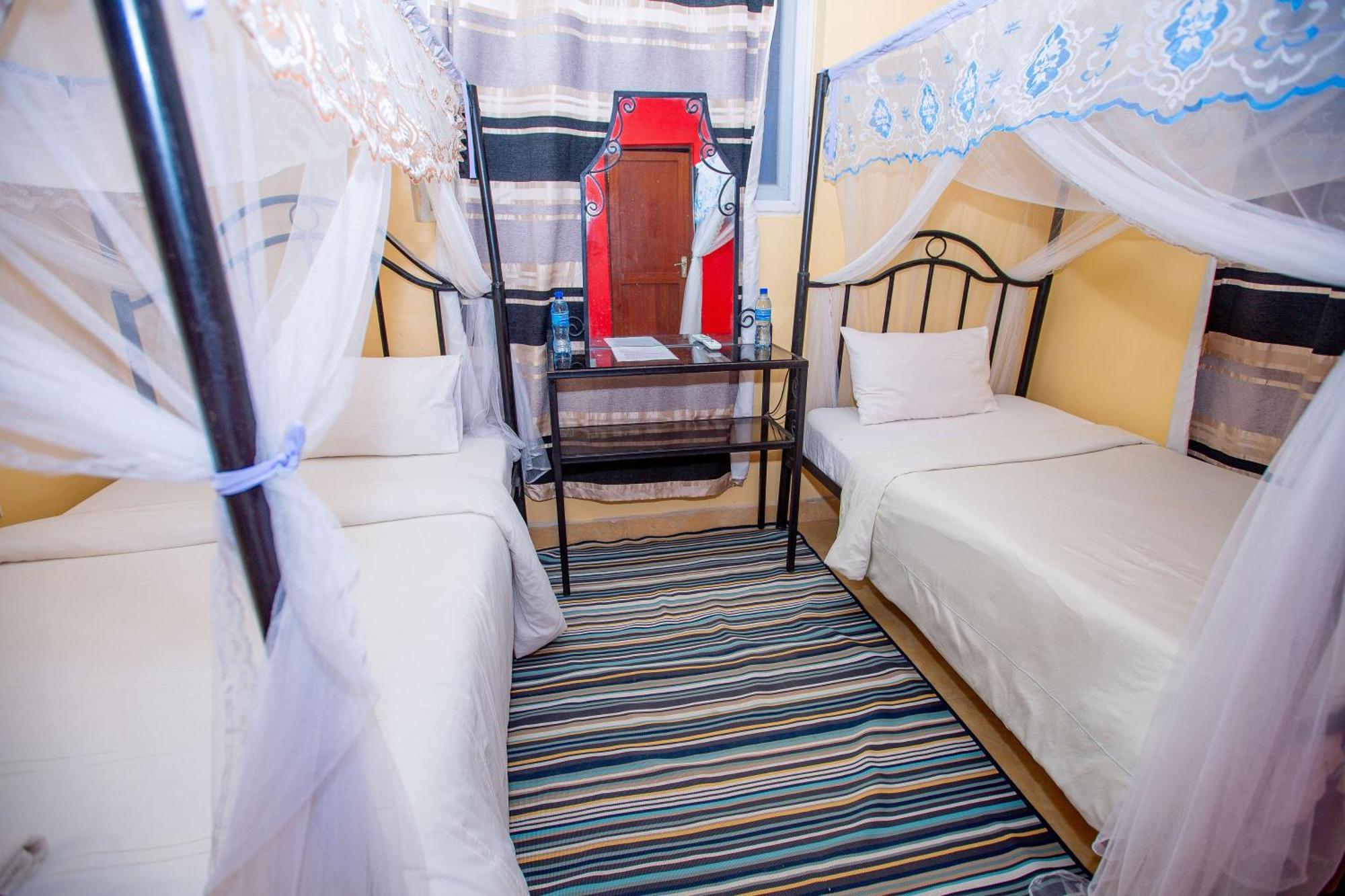 Kays Lodge Dar es Salaam Exteriör bild