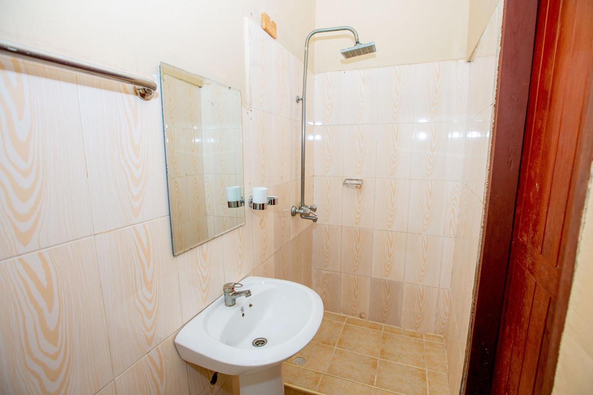 Kays Lodge Dar es Salaam Exteriör bild