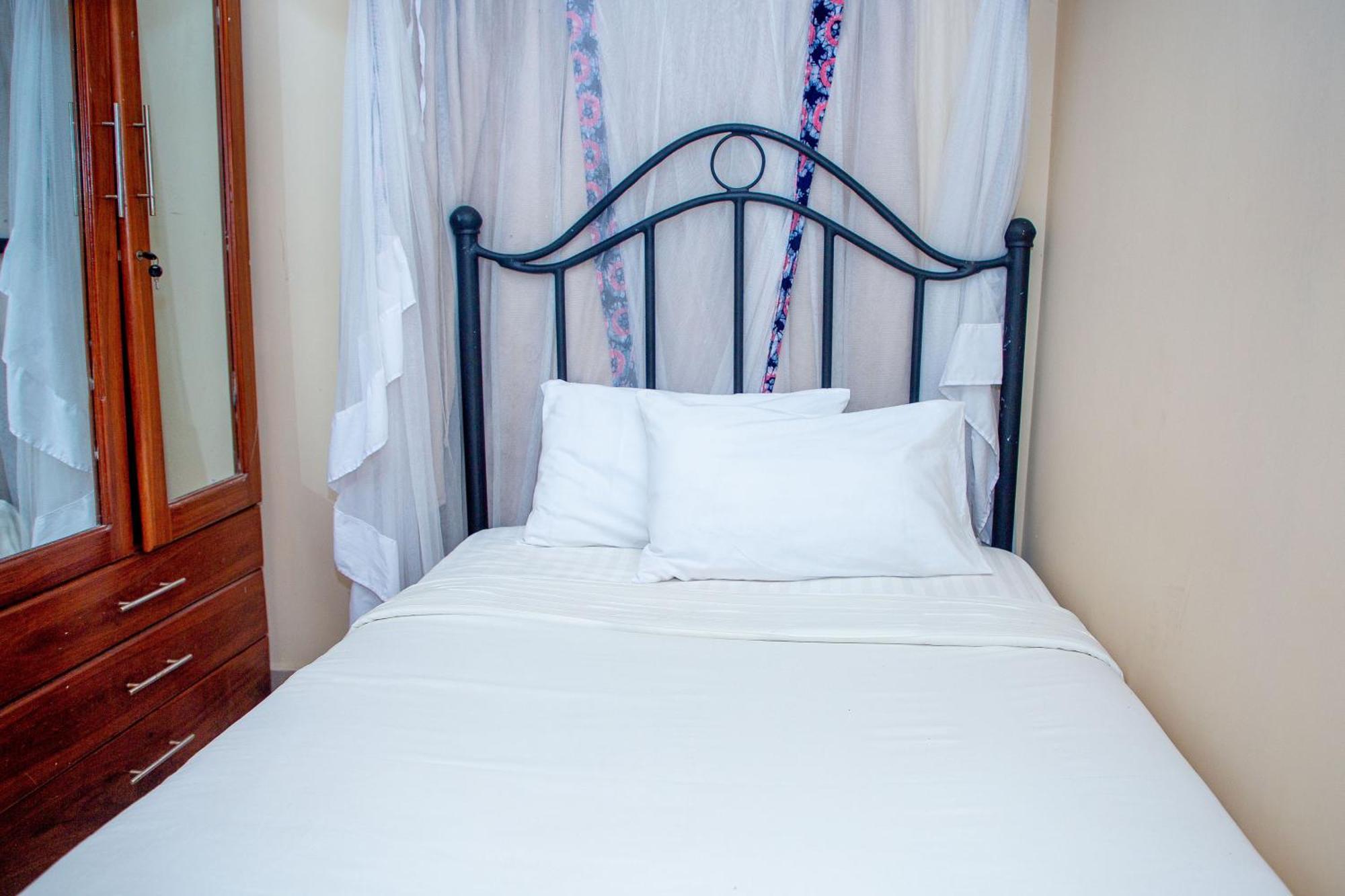 Kays Lodge Dar es Salaam Exteriör bild