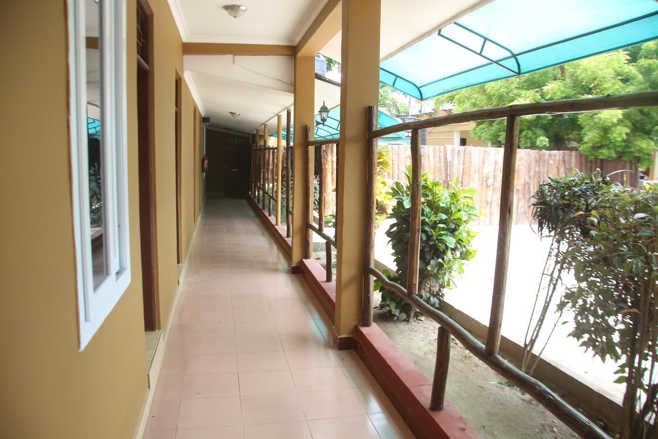 Kays Lodge Dar es Salaam Exteriör bild