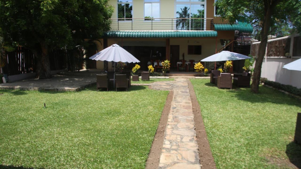 Kays Lodge Dar es Salaam Exteriör bild