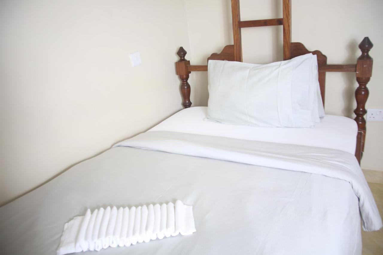 Kays Lodge Dar es Salaam Exteriör bild