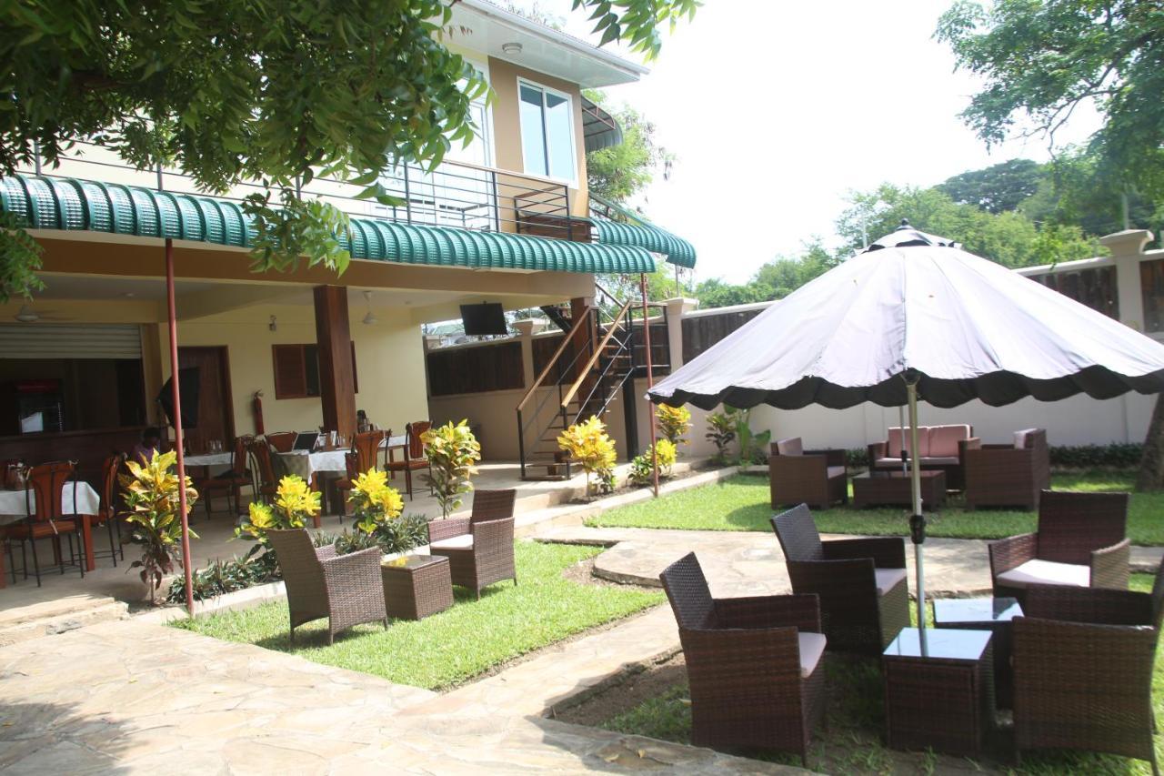 Kays Lodge Dar es Salaam Exteriör bild