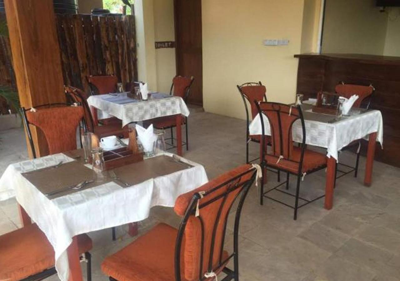 Kays Lodge Dar es Salaam Exteriör bild
